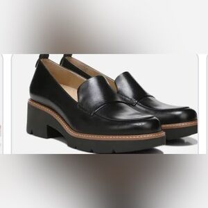 Naturalizer Darry leather loafers lug sole women's 6